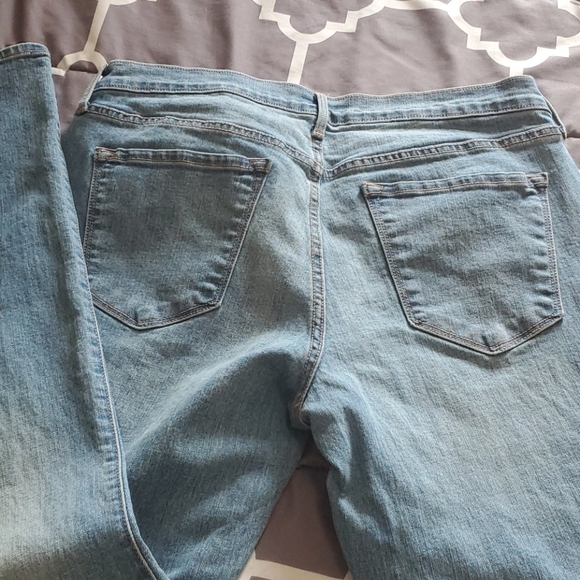 Old navy jeans, worn 1 time - Picture 4 of 4